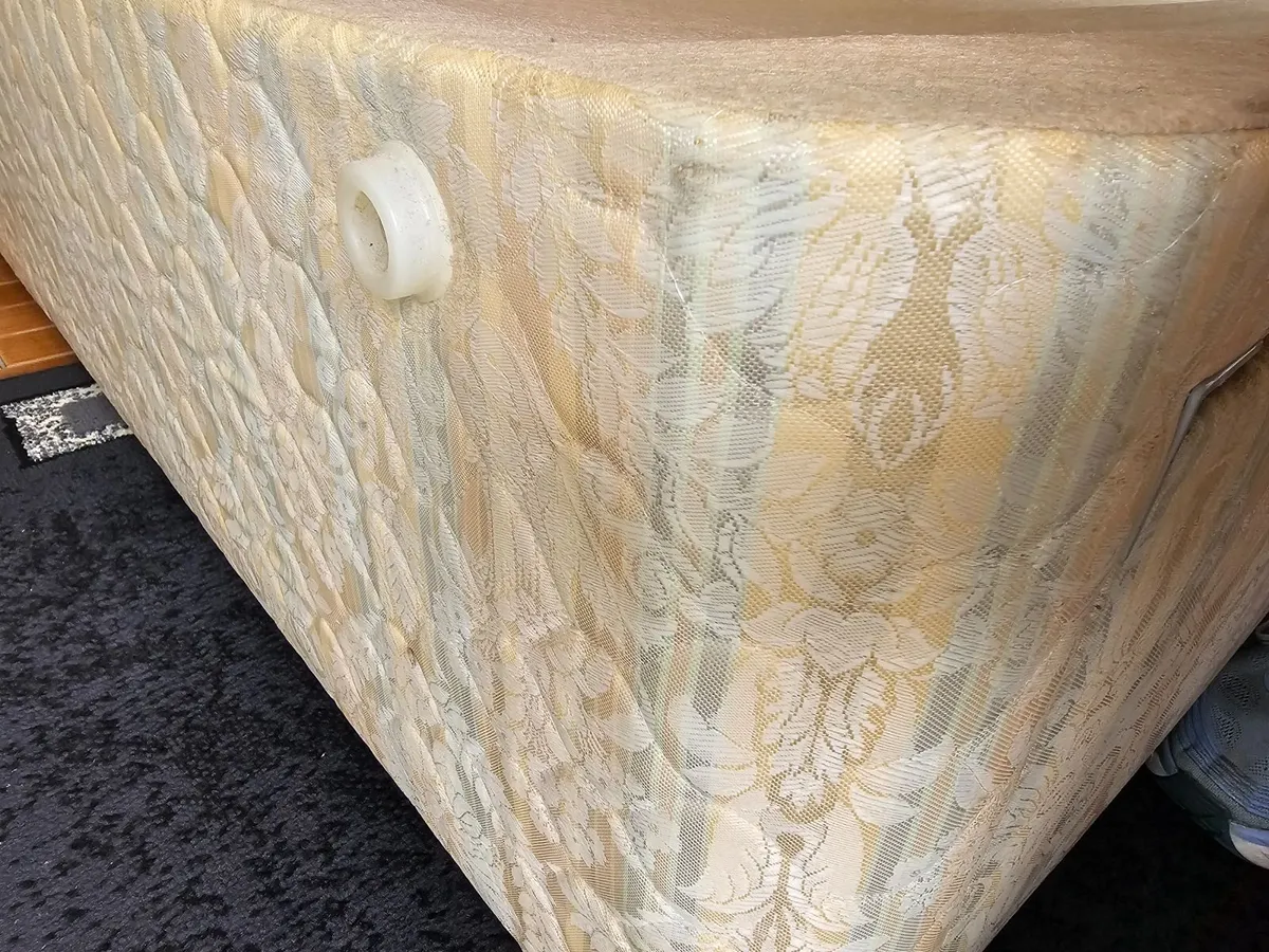 5ft Kingsize Silent Night Divan Bed - Image 4