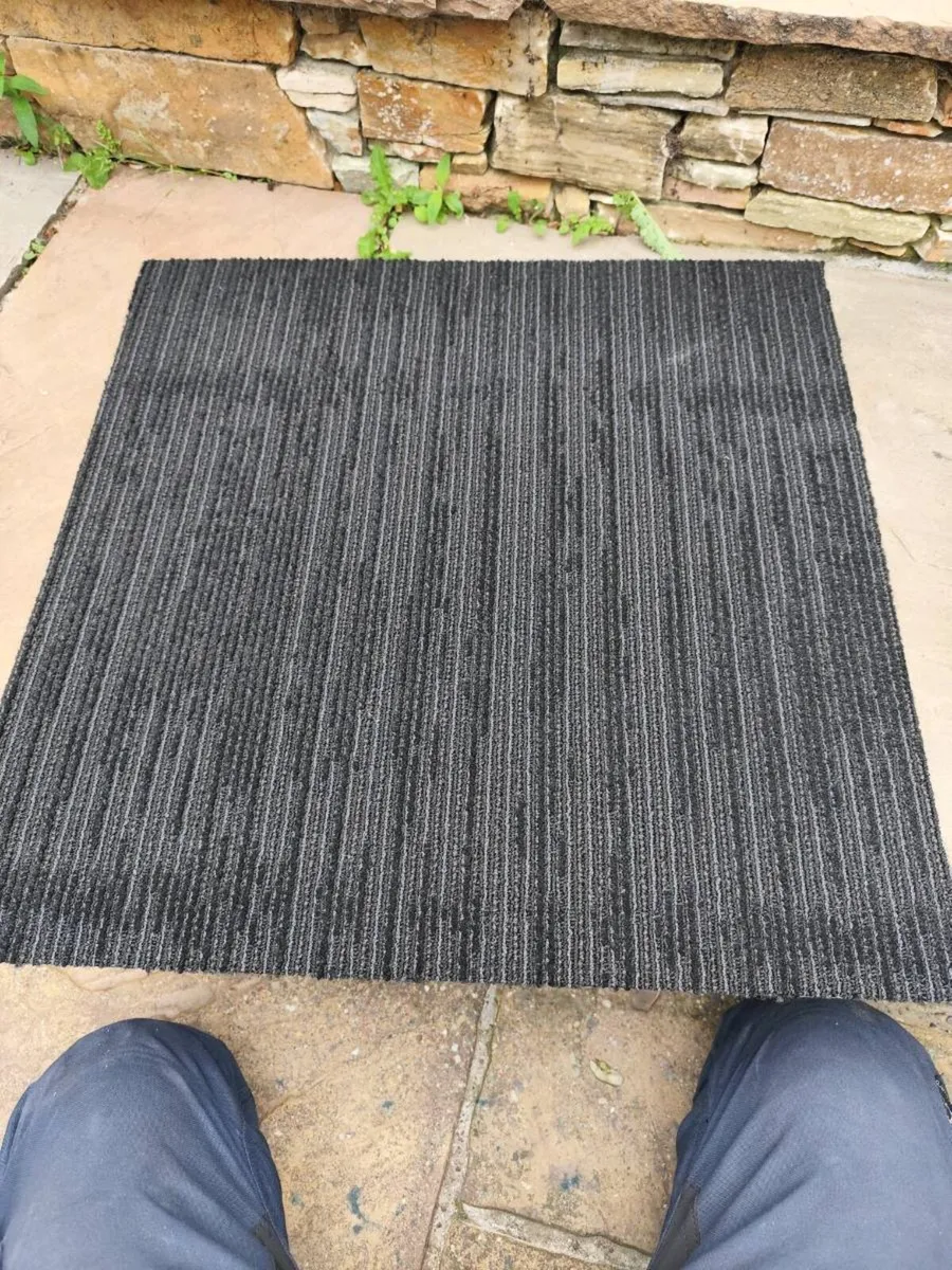 Carpet tiles - Image 1