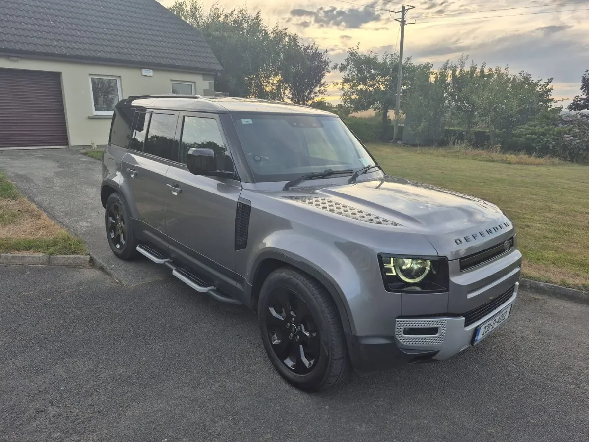 Land Rover Defender 2023 - Image 1