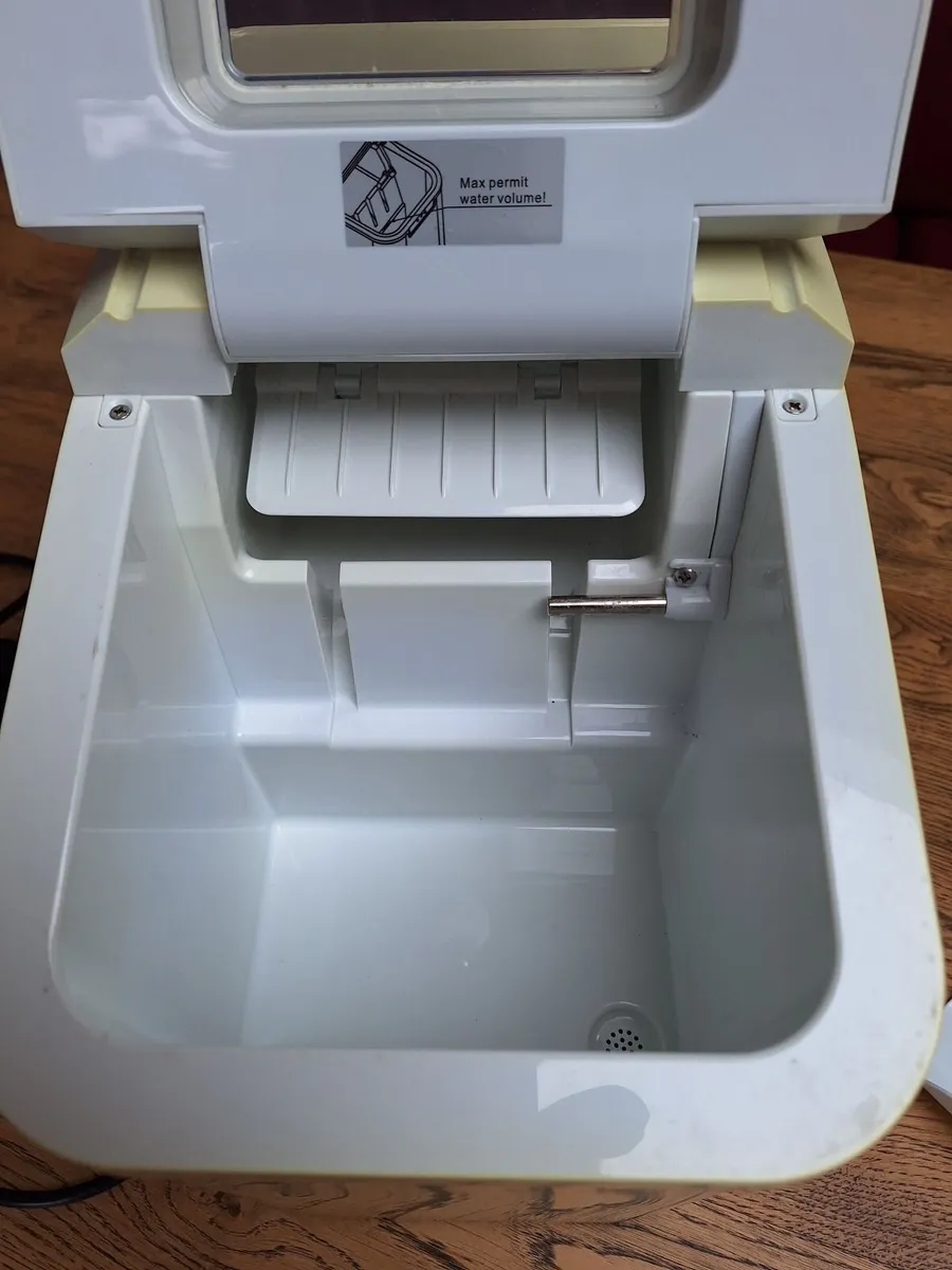 Ice maker - Image 3