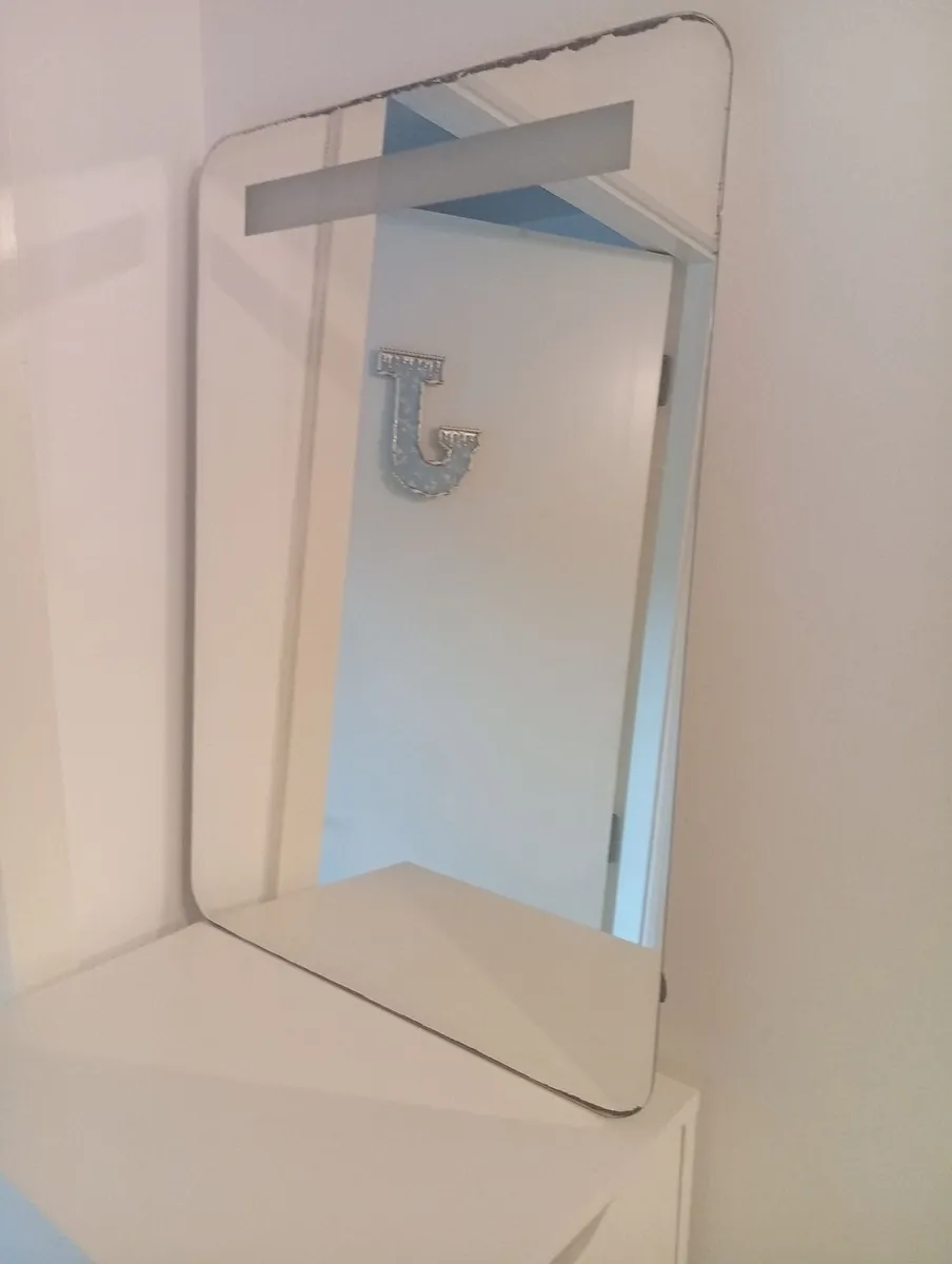 Modern Quality bathroom wall mirror with Led light - Image 4