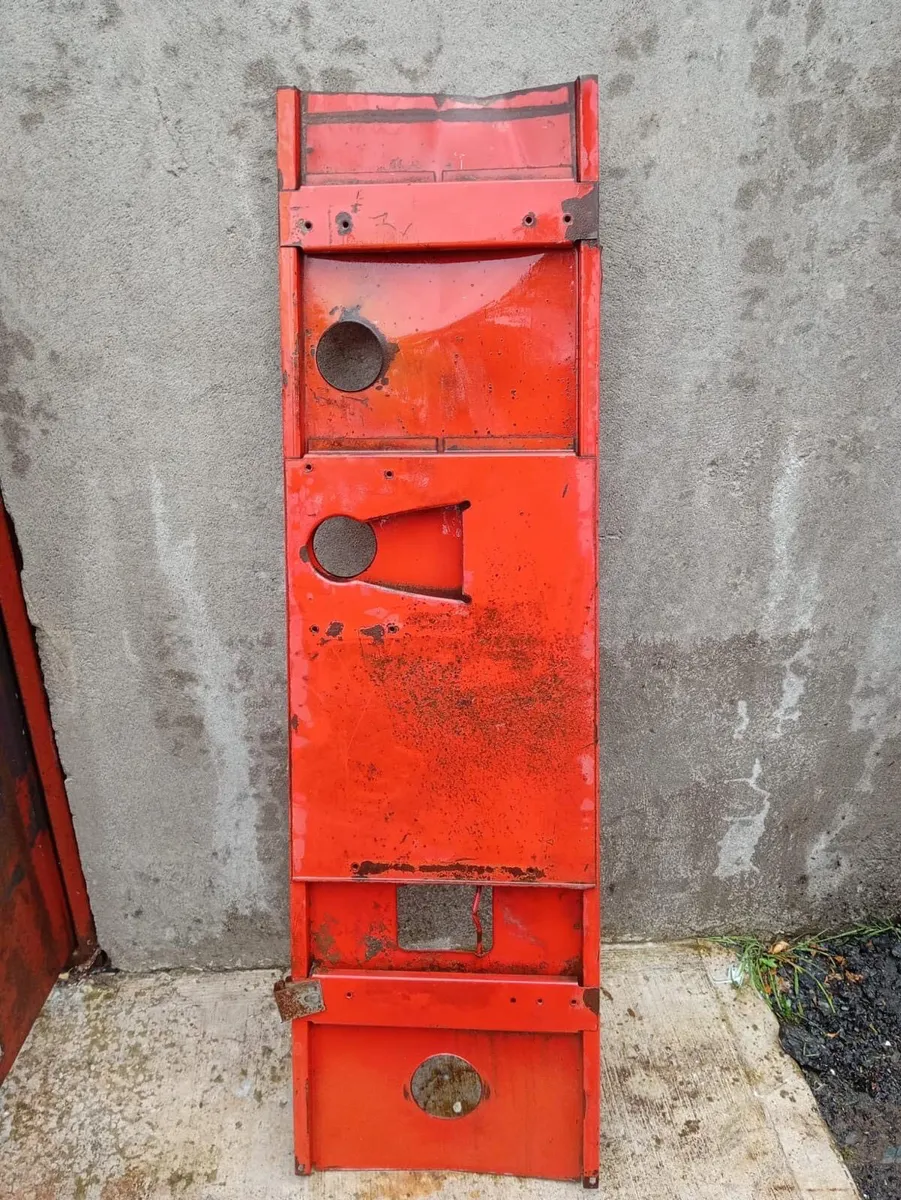 Massey Ferguson 399 Bonnet & 2 Sides - Image 2