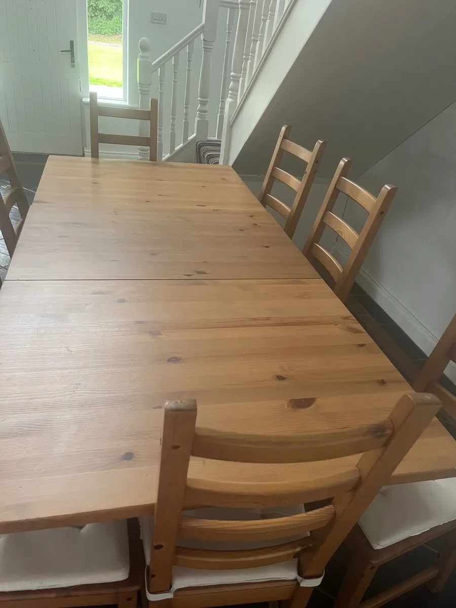 Table and 8 chairs - Image 3
