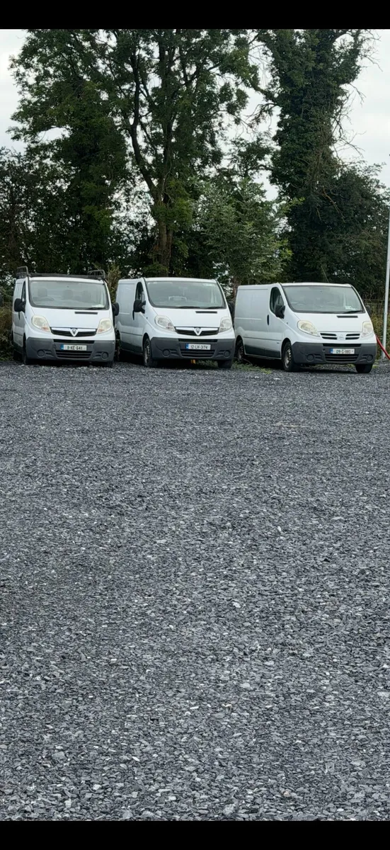 3 (12) (11) (09 VANS BEING SOLD AS ONE IN JOB LOT