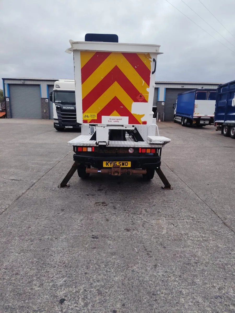 2016 Isuzu D-Max 4X4 Cherry picker 13 meter - Image 3