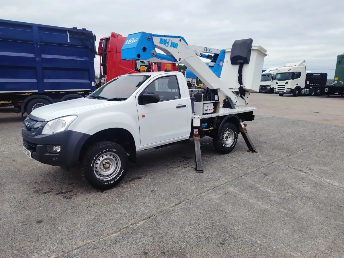 2016 Isuzu D-Max 4X4 Cherry picker 13 meter - Image 1