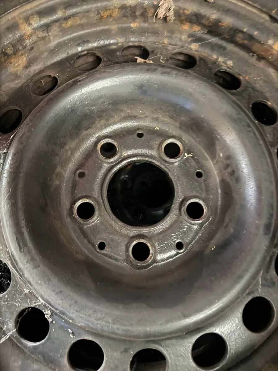 4 15inch tyres on rims - Image 1