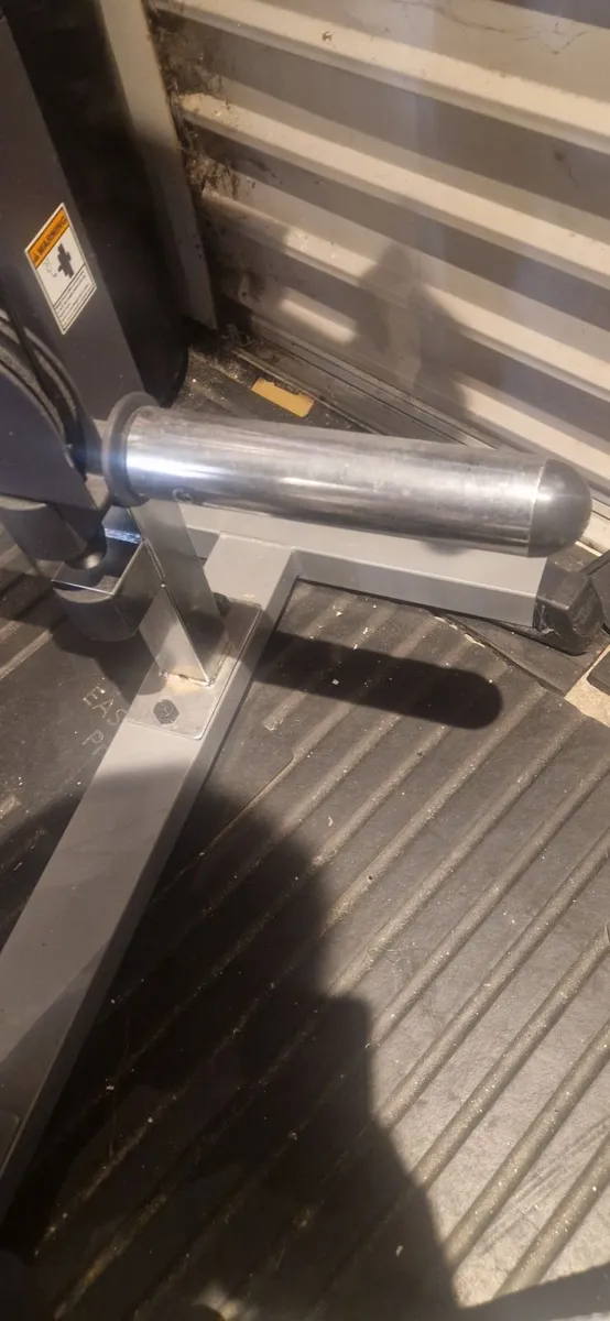 Bodysolid Pecdeck & reverse fly - Image 4