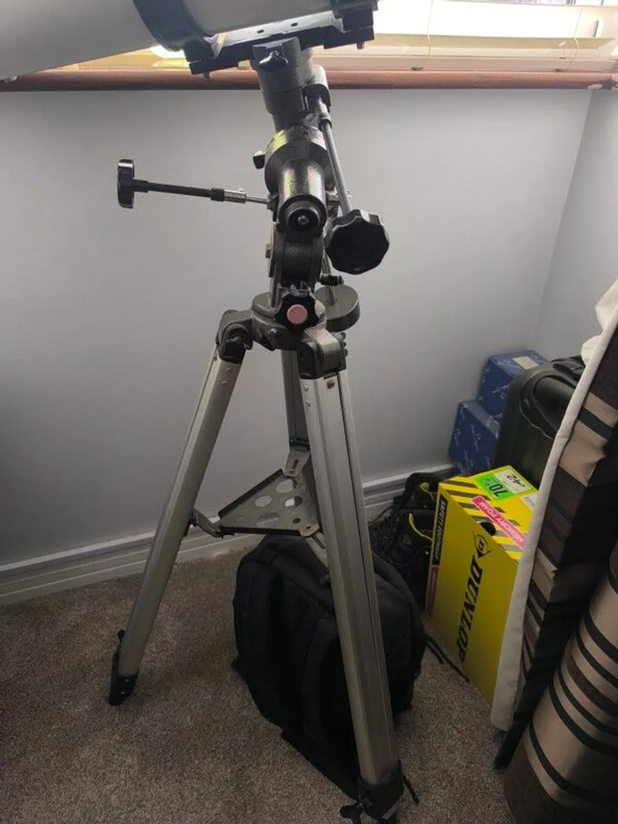 telescope for sale to include tripod - Image 4