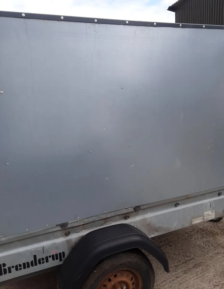 Trailer - Image 2