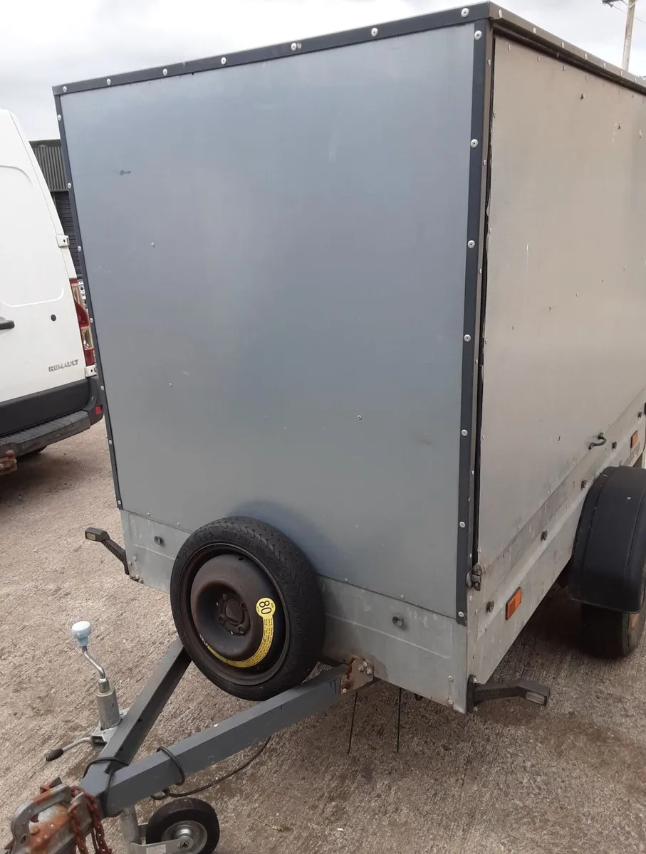 Trailer - Image 1