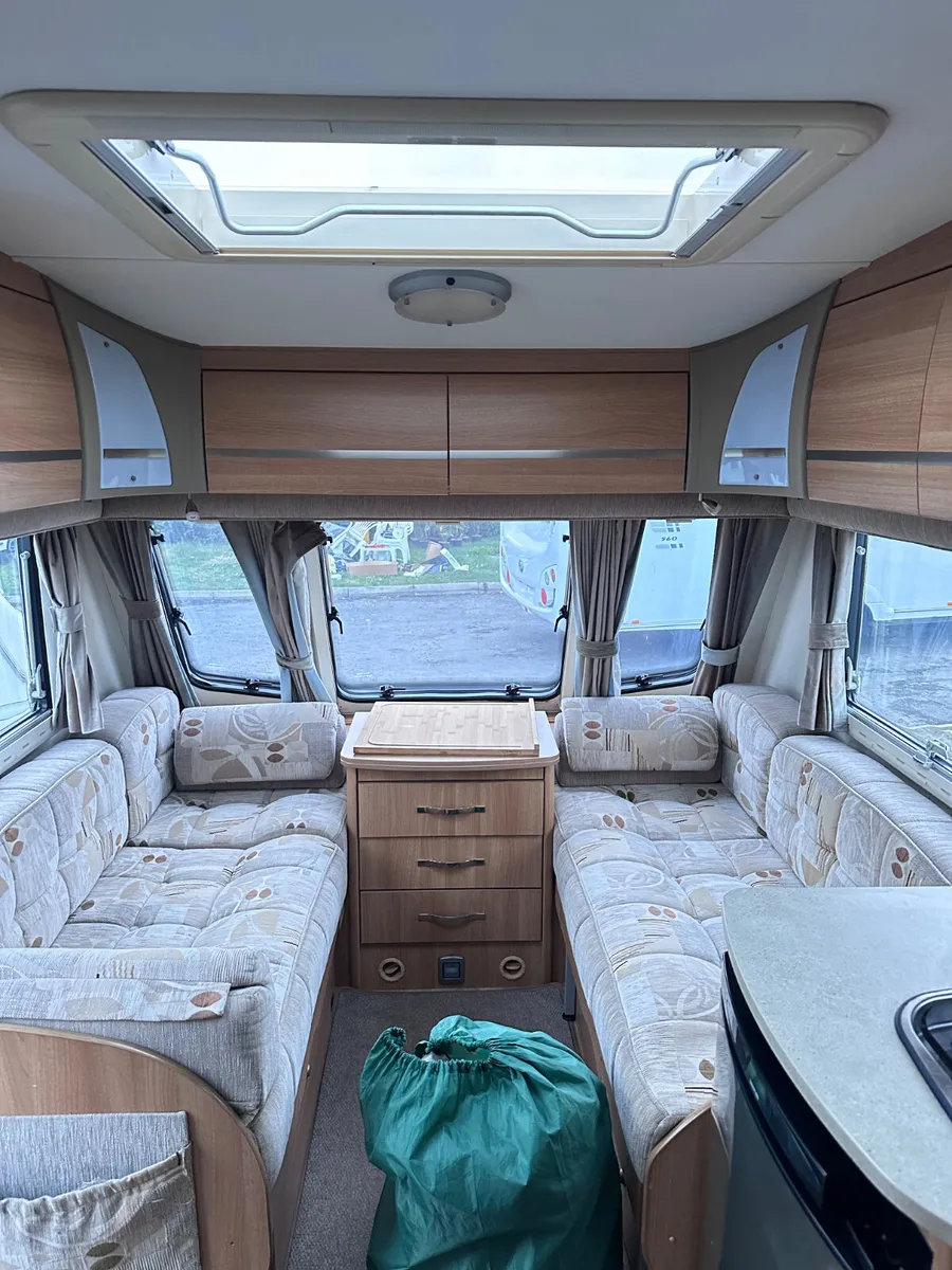 ✨STUNNING COACHMAN VIP 4 BERTH ISLAND BED✨ - Image 3
