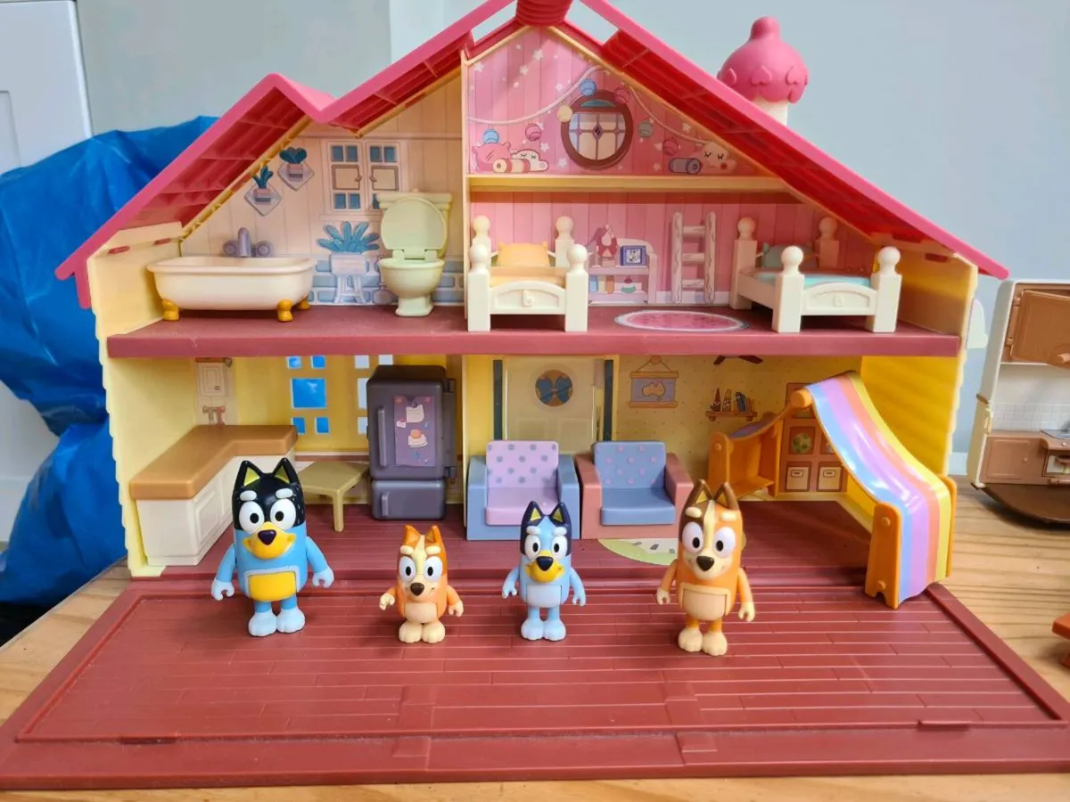 Bluey House, Car and camper - Image 4