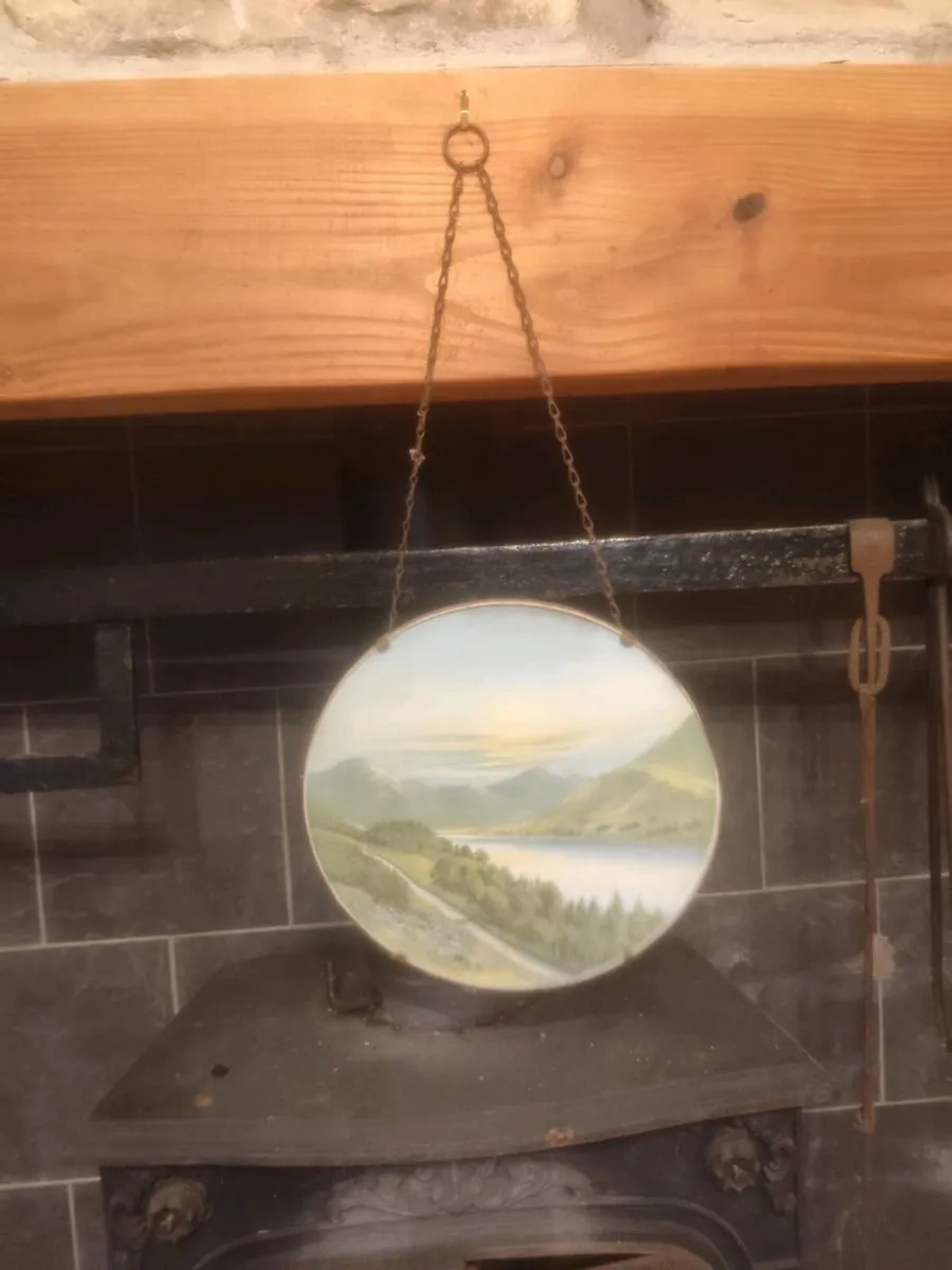 Antique chain hung picture €25 ono