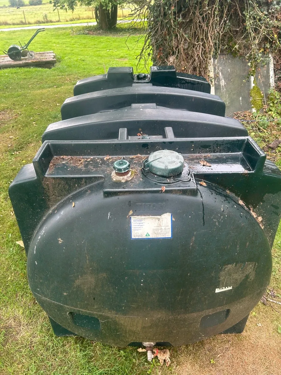 Oil tank - Image 1