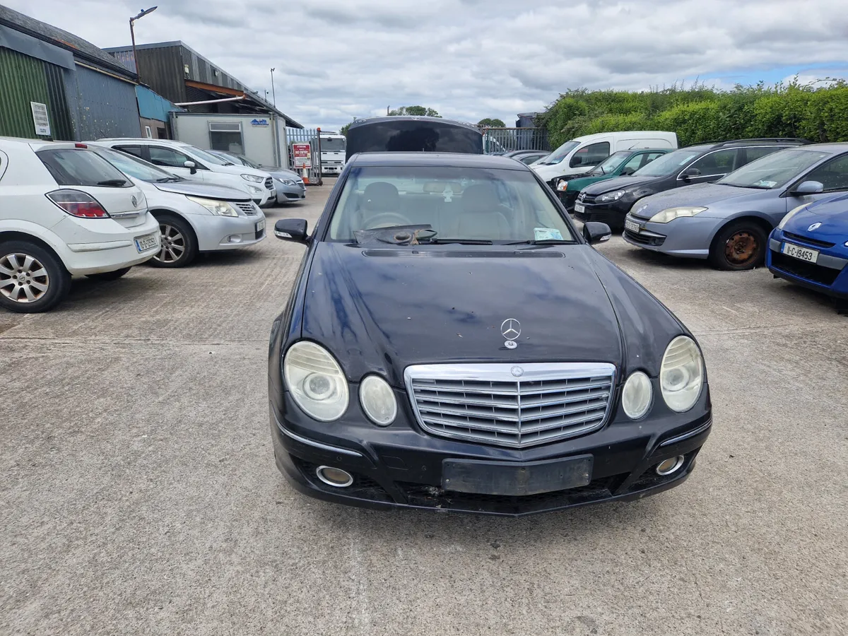 09 mercedes e220 CDI for breaking - Image 1