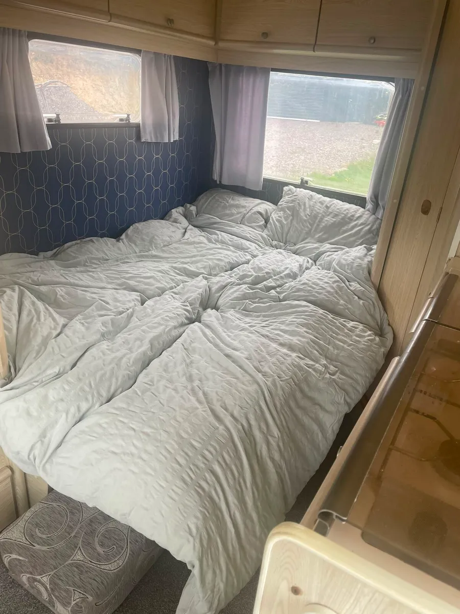 Touring caravan - Image 3