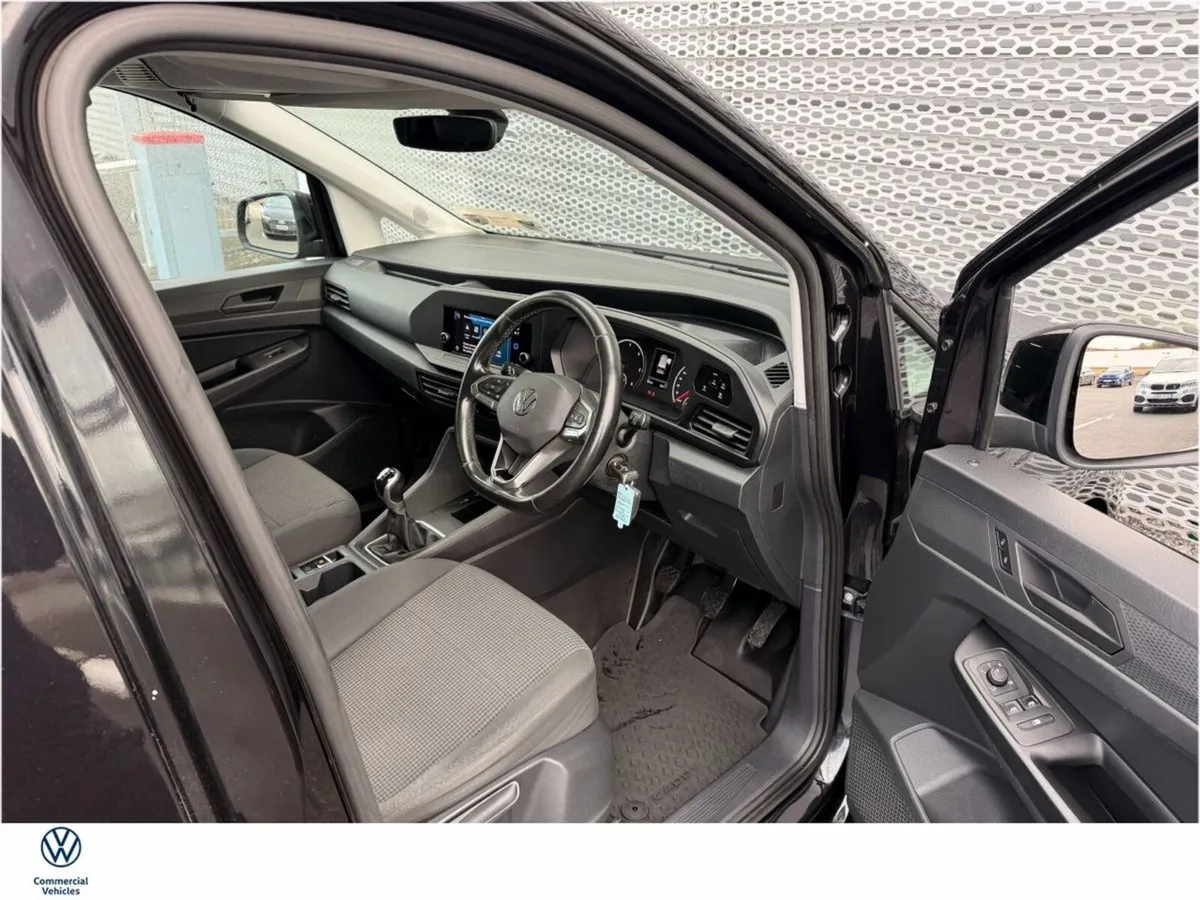 Volkswagen Caddy CARGO EDITION 102HP MANUAL - Image 2