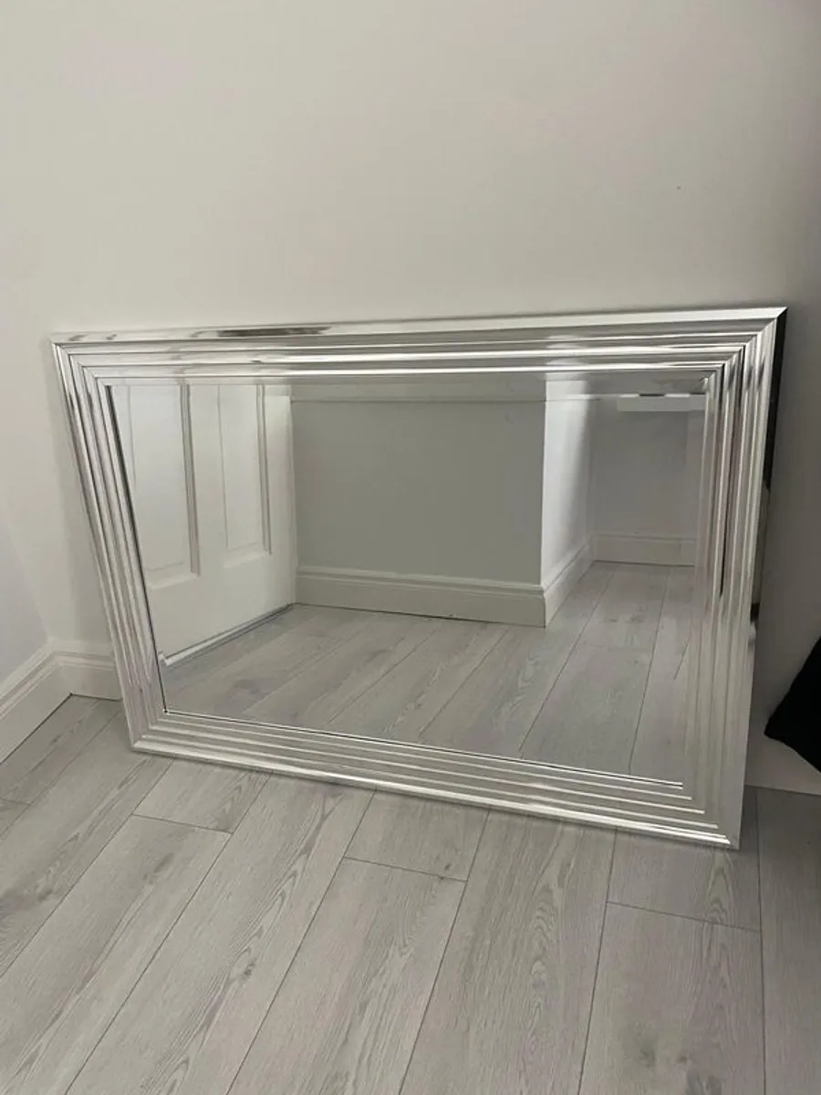 Hall Table, Mirror and Lamp - Image 3