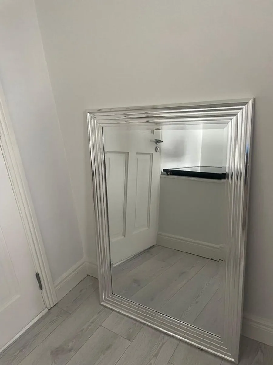 Hall Table, Mirror and Lamp - Image 4