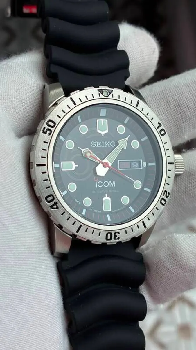 Seiko X Icom 60th Anniversary Limited Edition 200m Diver's Watch - Image 2