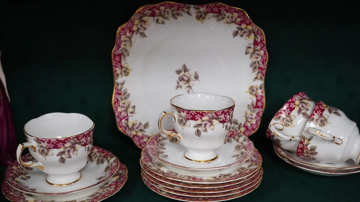 Vintage Arklow Bone China 21-Piece Tea Set - Image 3