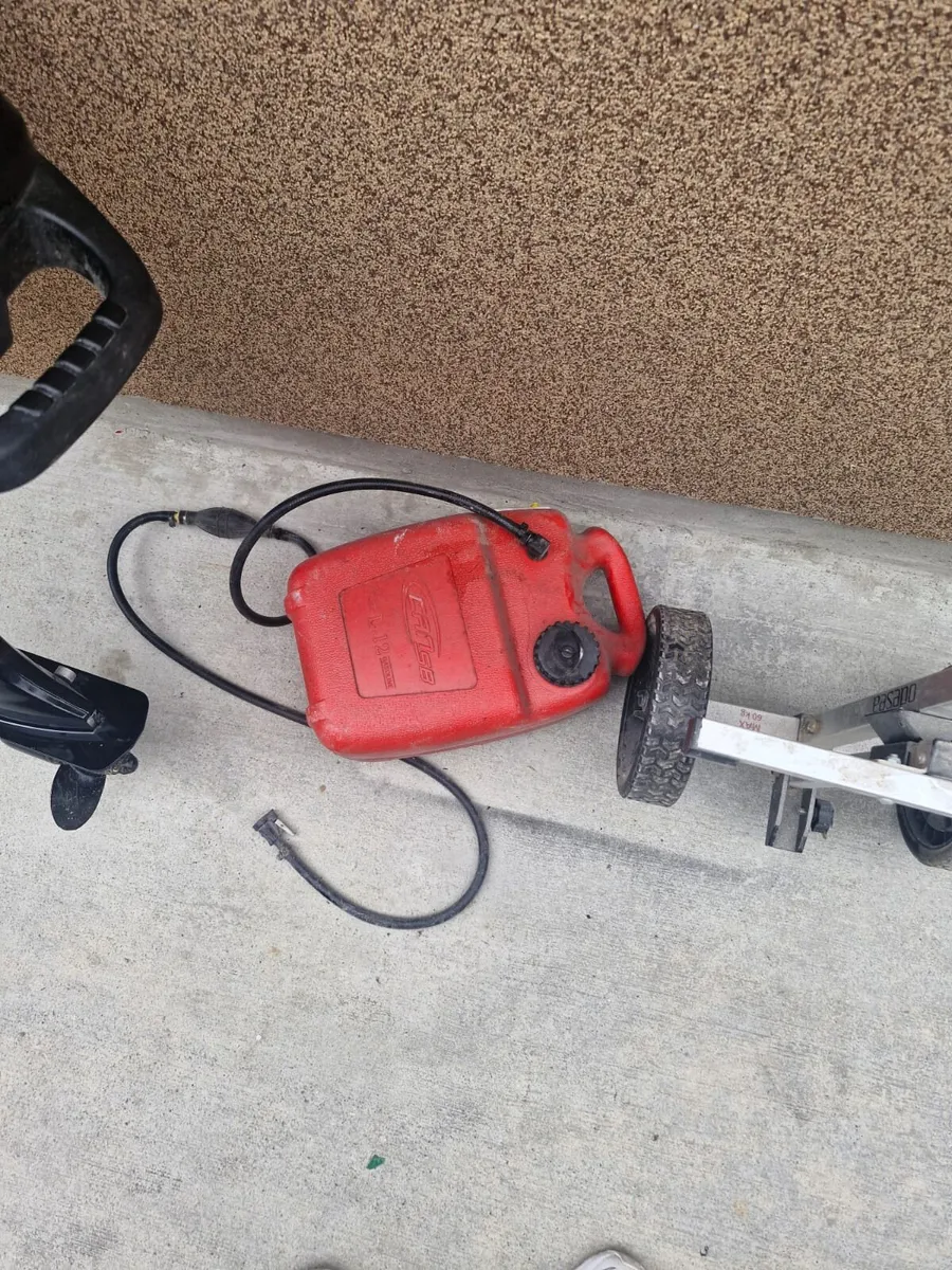 Suzuki 6HP Outboard Motor - Image 4
