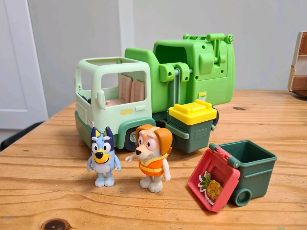 Bluey Garbage Truck - Image 2