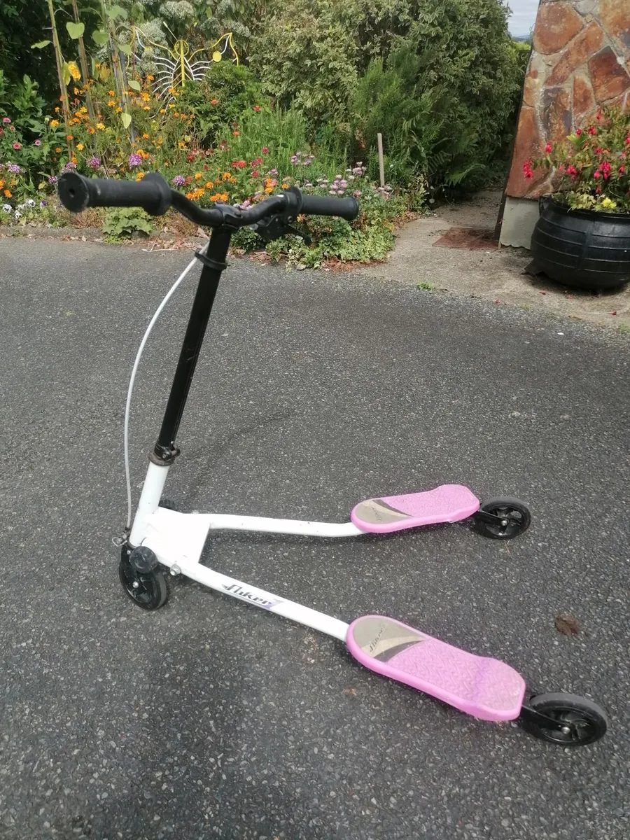 Scooter - Image 1