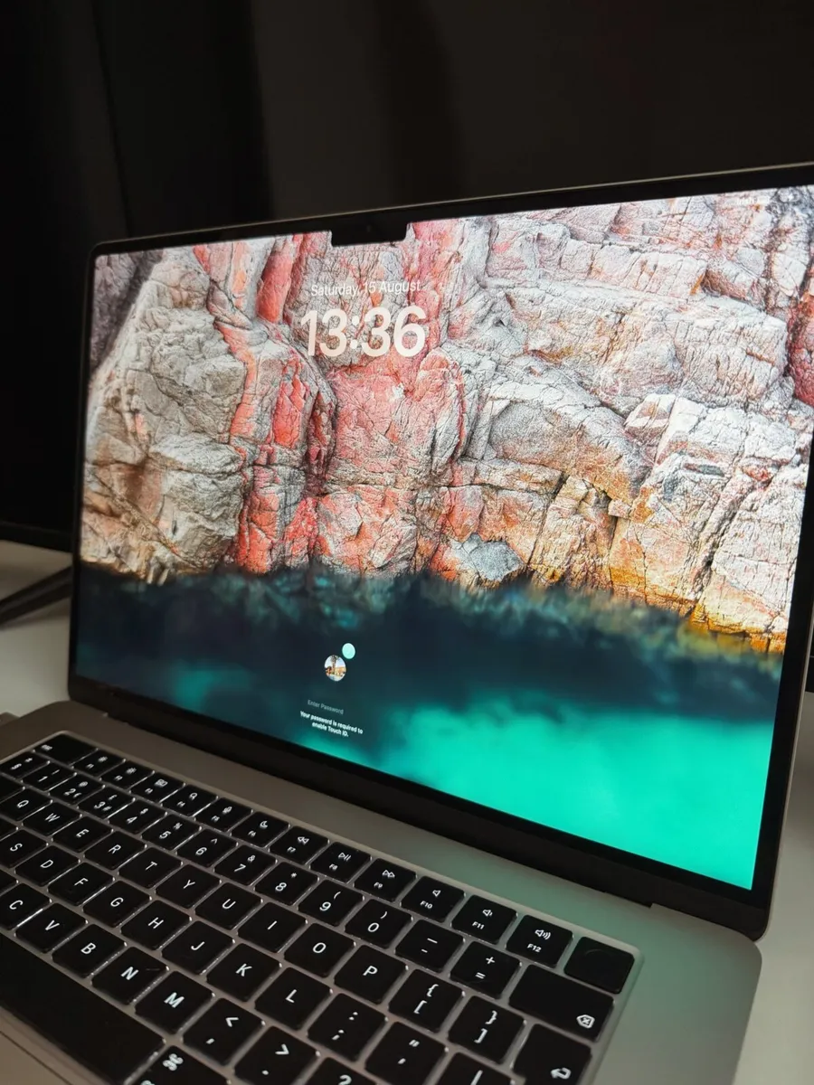 MacBook Air Starlight M2 - Image 4
