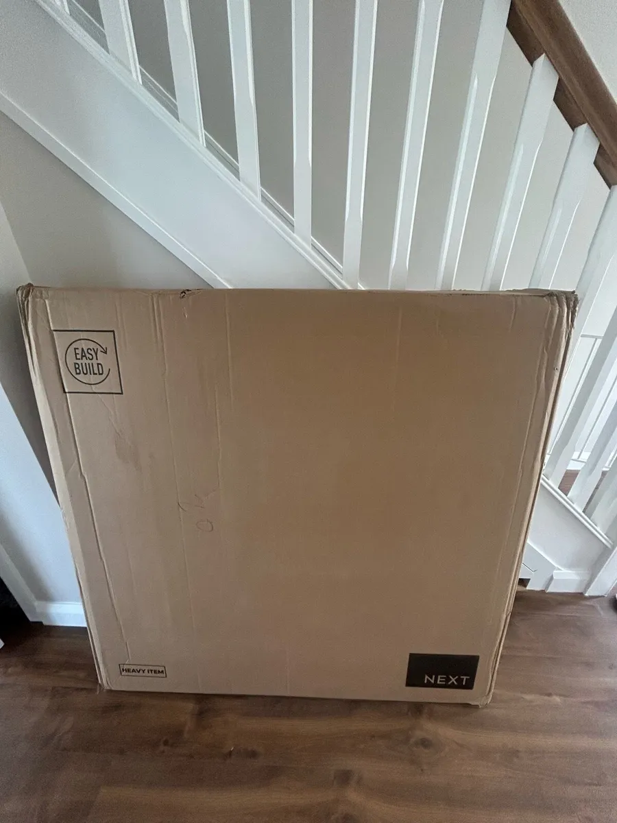 Round Dining Table *BRAND NEW* - Image 2