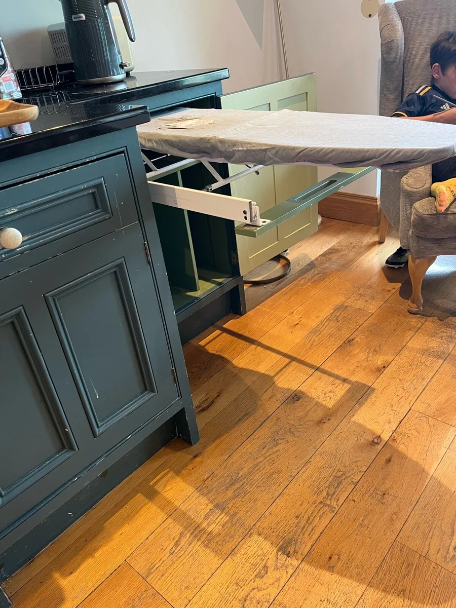 Bespoke Crownwood solid wood kitchen - Image 3