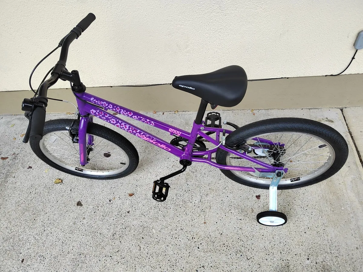 Apollo Envy Kids Bike - Image 2