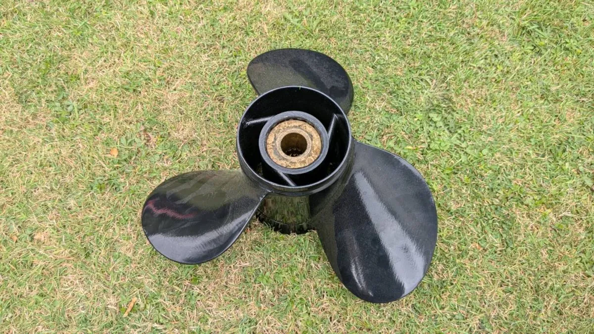 14.5 x 17 propeller 15 spline - Image 3