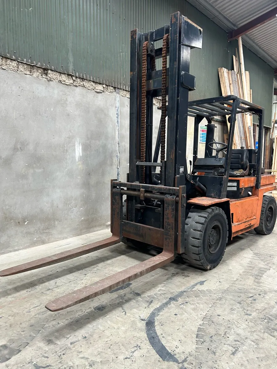 Lancer Boss 7 tonne forklift - Image 1