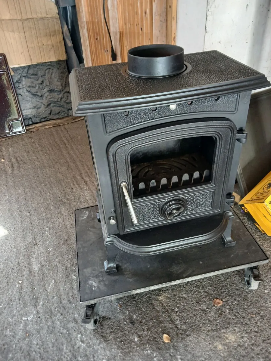 Firewarm 5 kw solid fuel stove as new - Image 2