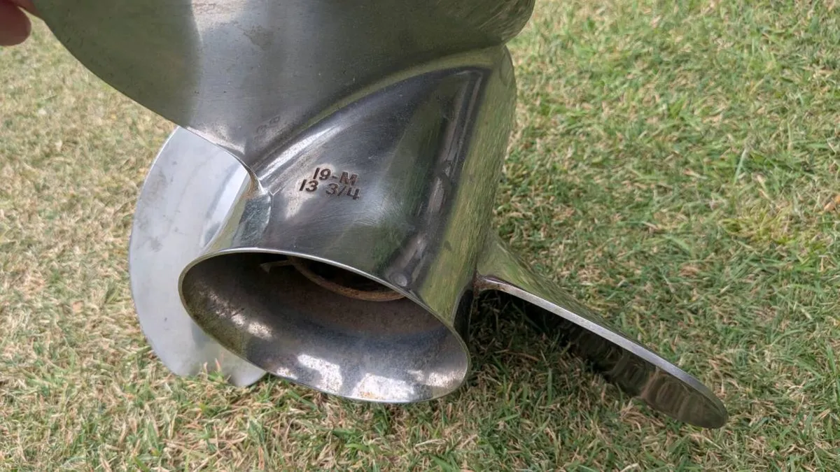 Yamaha stainless propeller - Image 2