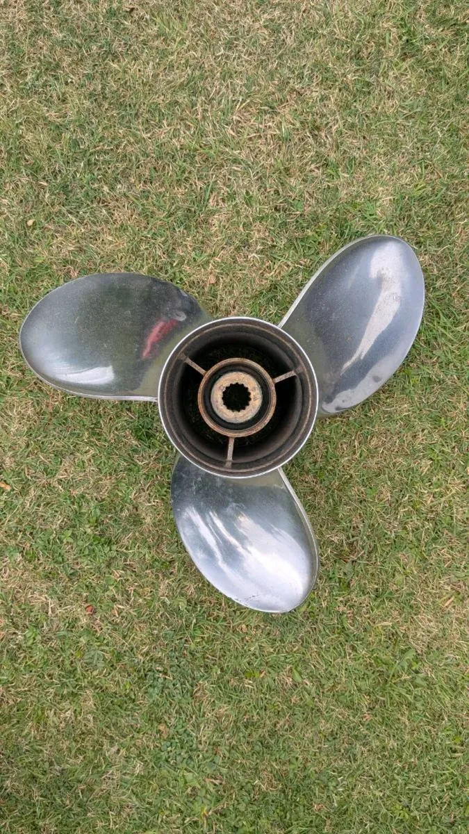 Yamaha stainless propeller - Image 3