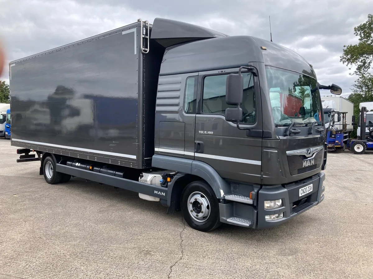 2020 MAN TGL 8.190 SLEEPER CAB 20 FT BOX - Image 1