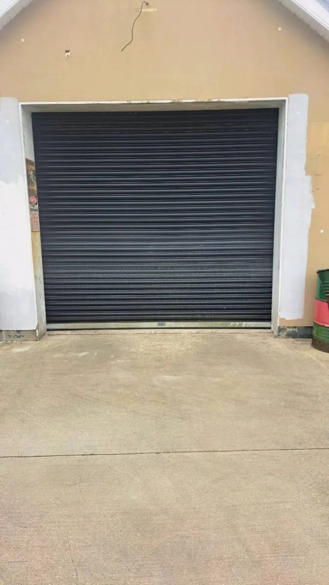 Garage doors - Image 2