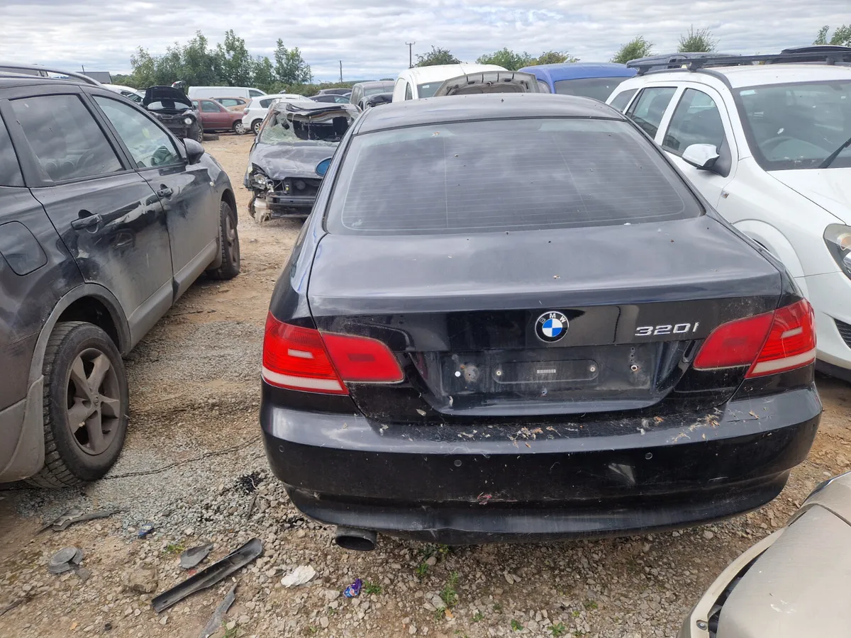 08 BMW 320i for breaking - Image 3