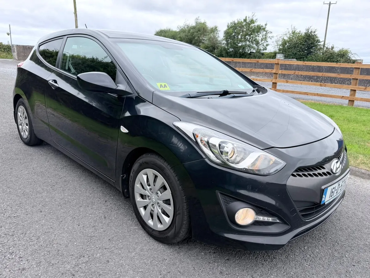 2016 Hyundai i30 Van - Image 2