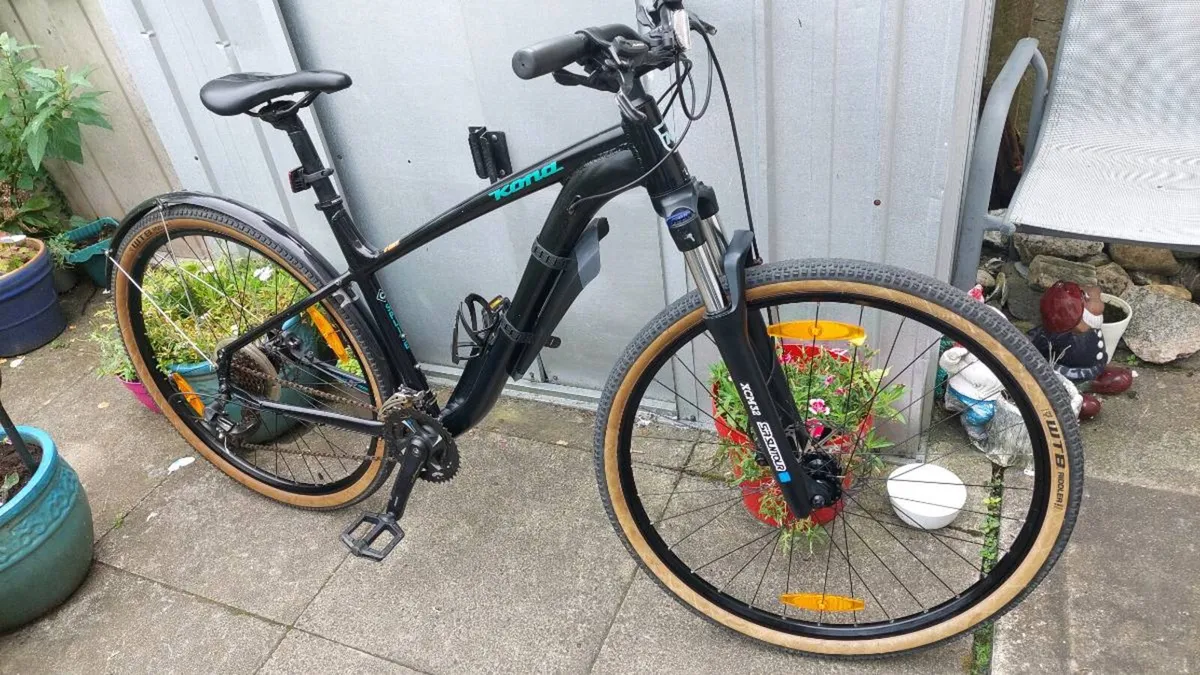 Kona Hybrid Bike Hydraulic Disc Brakes - Image 1