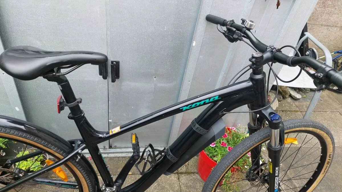 Kona Hybrid Bike Hydraulic Disc Brakes - Image 2