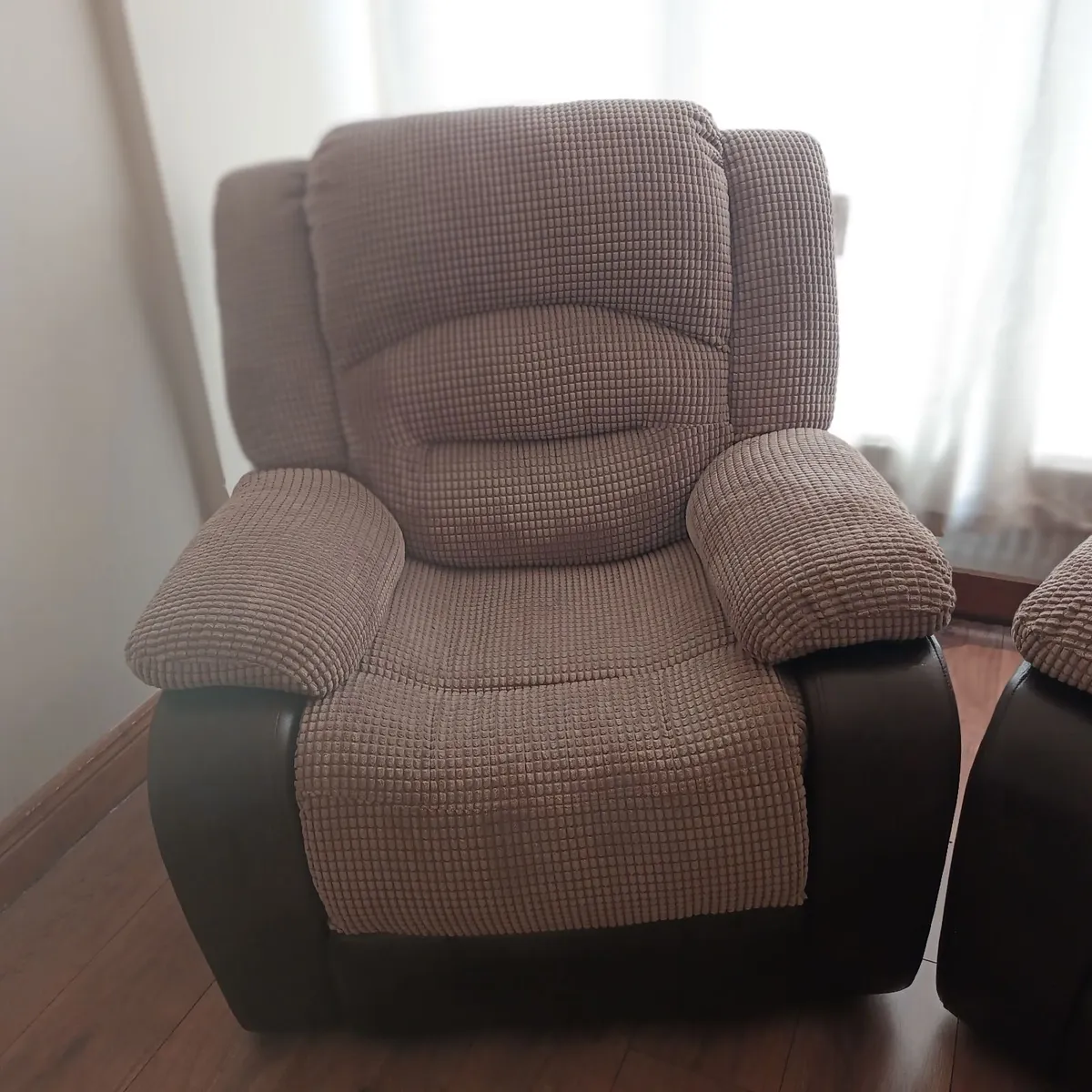 Recliner arm chair - Image 4