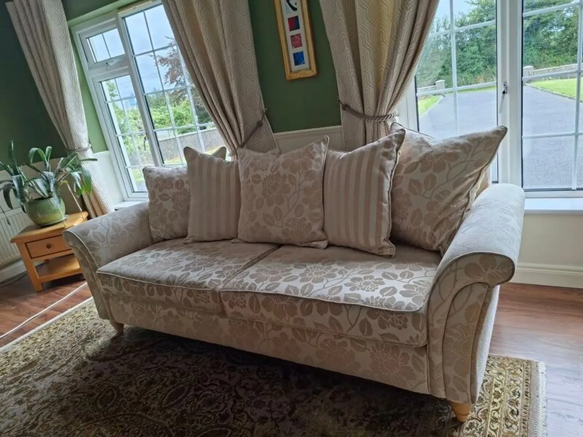 4 Seater Sofa - Image 3