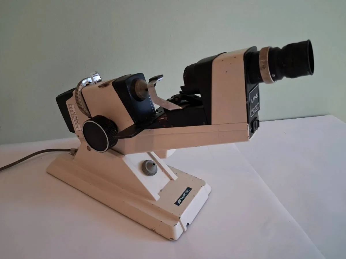 Postage - Topcon LM 6 Microscope - Not Powering up - Image 1