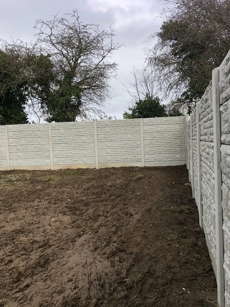 Concrete fence, posts panels. - Image 4