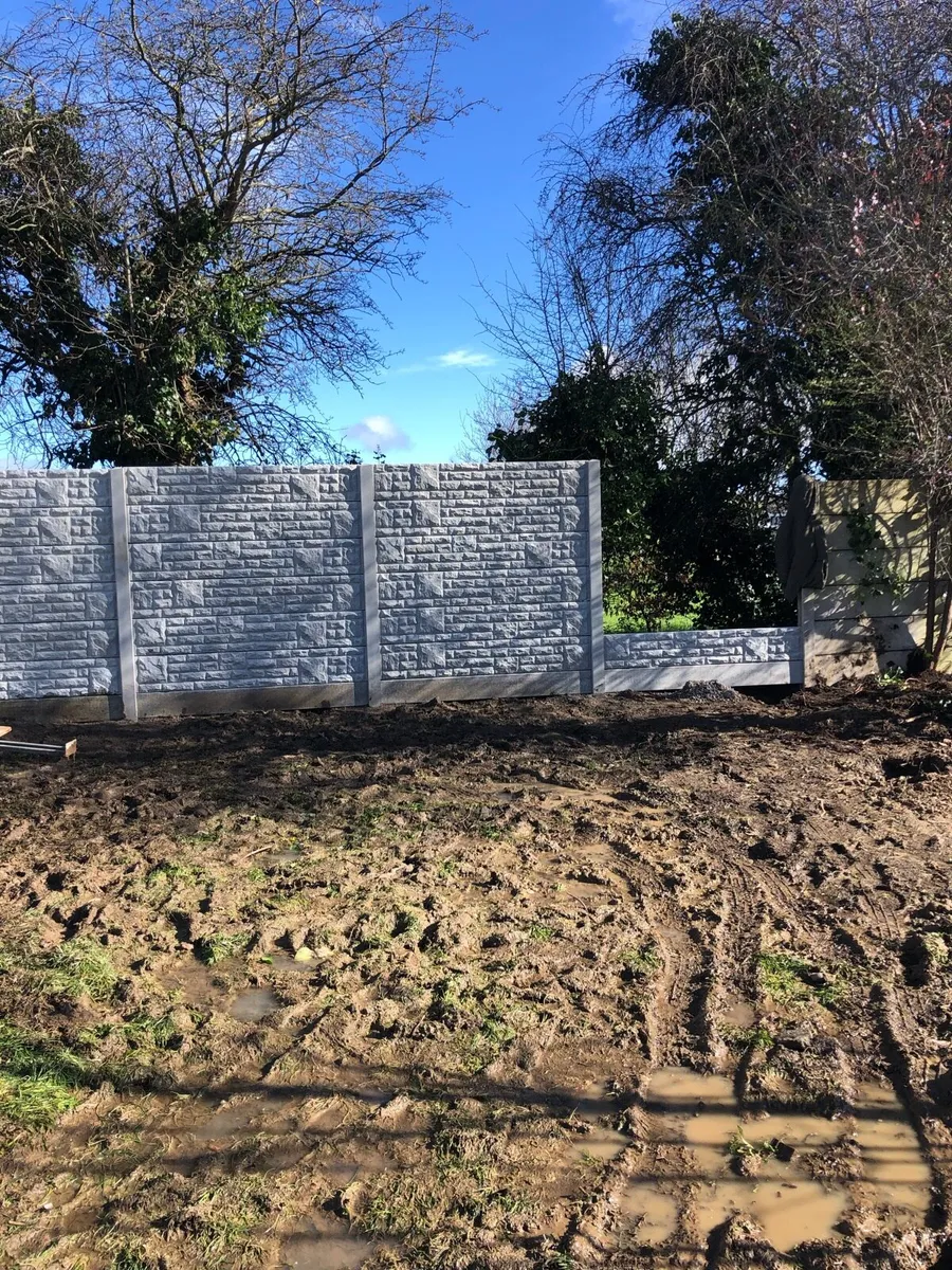 Concrete fence, posts panels. - Image 3