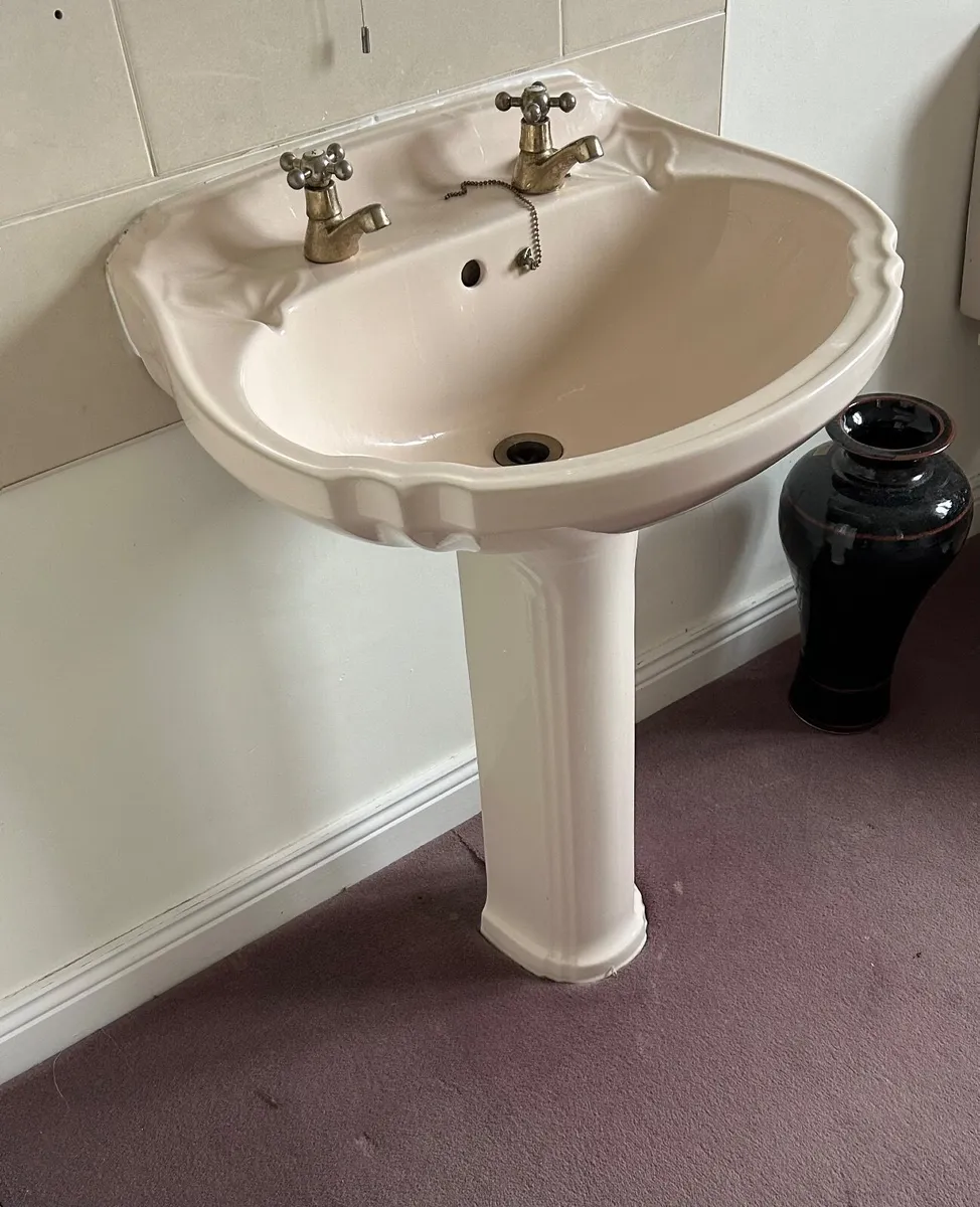 Bathroom ware - Image 3